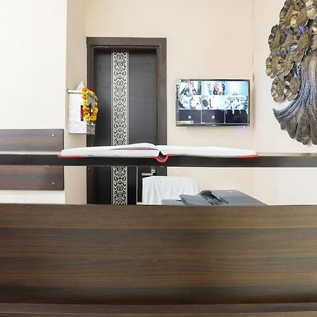 Oyo 77819 Shahdara Inn Nowe Delhi Zewnętrze zdjęcie