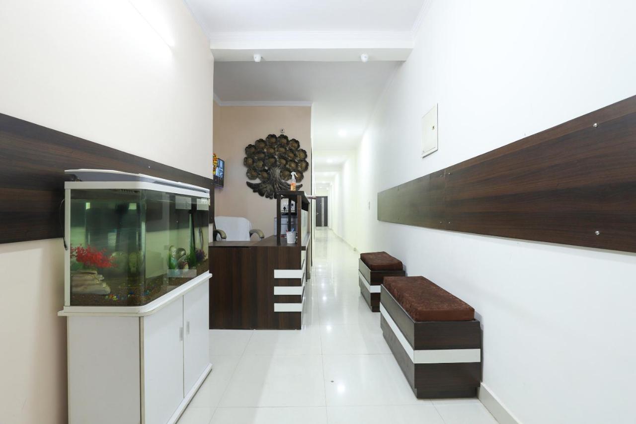 Oyo 77819 Shahdara Inn Nowe Delhi Zewnętrze zdjęcie