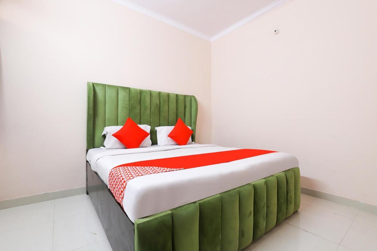 Oyo 77819 Shahdara Inn Nowe Delhi Zewnętrze zdjęcie